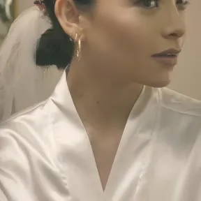 Video: the bride after her makeup